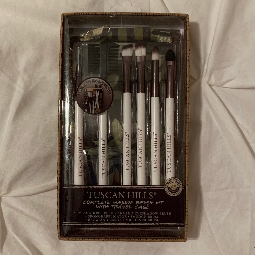 Tuscan Hills Makeup Brush Kit W/Case